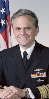 Kinnaird R. McKee, American United States Navy admiral., dies at age 84